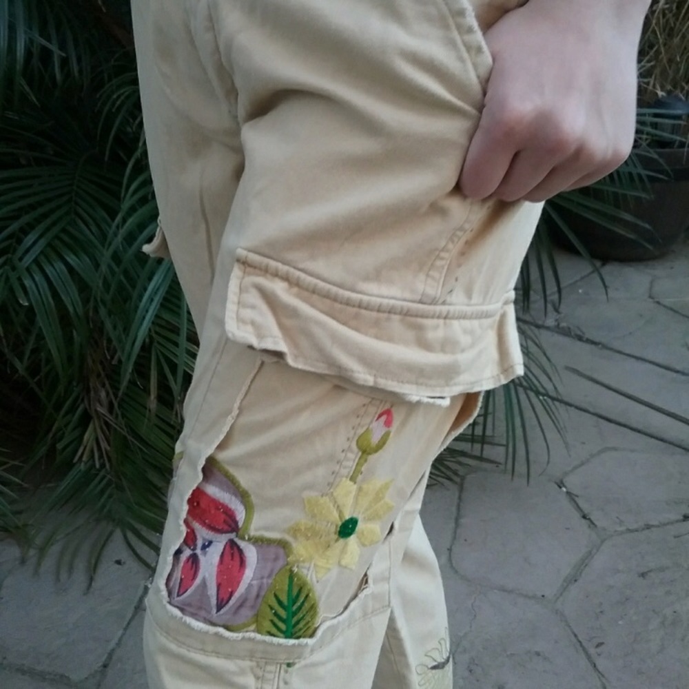 Da nang vintage embroidered cargo pants